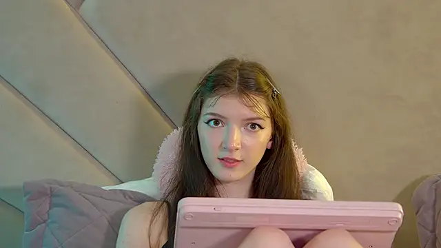 SophiaProve online show from May 19, 2026, 1:56 am