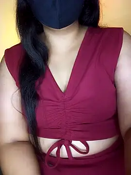 nayra 006 online show from May 11, 2026, 9:12 pm