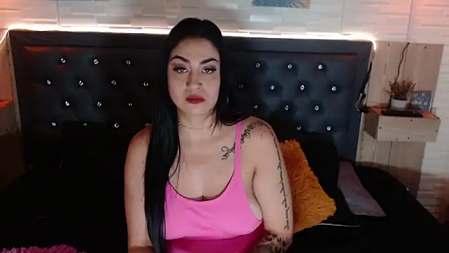 Snapshot of Scarlet_Desire chatting on November 11, 2025, 2:06 pm Scarlet Desire online show from November 11, 2025, 2:06 pm