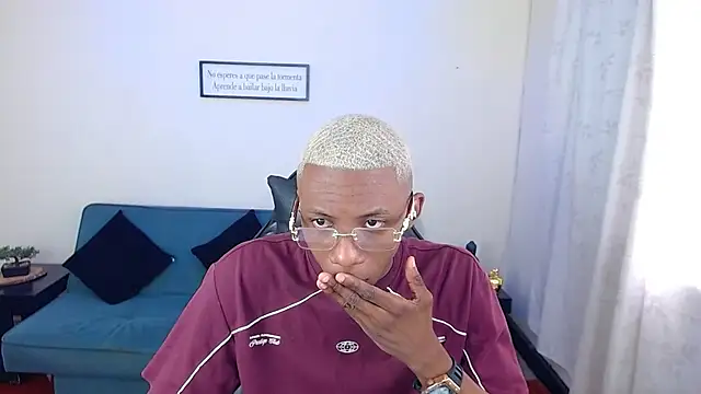 Miilo18 online show from January 7, 2026, 9:28 pm