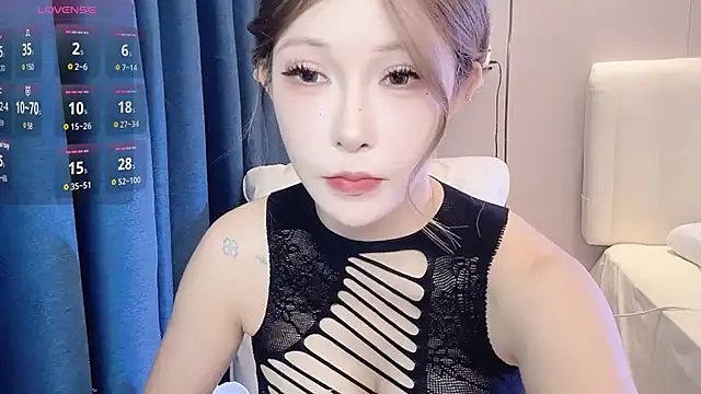 Amy-Babyy online show from November 22, 2025, 3:00 pm