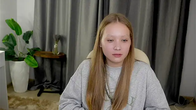 Snapshot of AdalineSheetz chatting on November 11, 2025, 1:55 pm AdalineSheetz online show from November 11, 2025, 1:55 pm