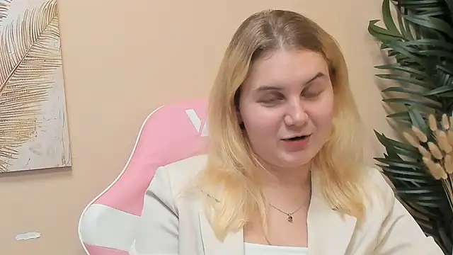 RachealFeigel online show from November 11, 2025, 3:34 pm