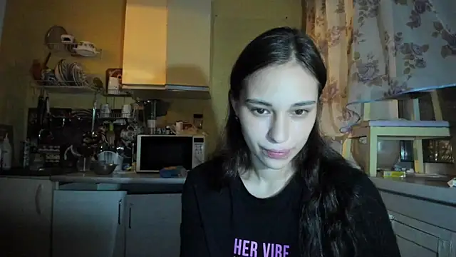 BrunetteVibe online show from November 12, 2025, 3:34 pm