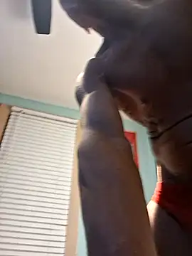 Br0kenKenDoll online show from December 5, 2025, 2:09 am