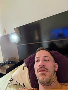 Lucasjandre online show from July 12, 2026, 3:47 pm