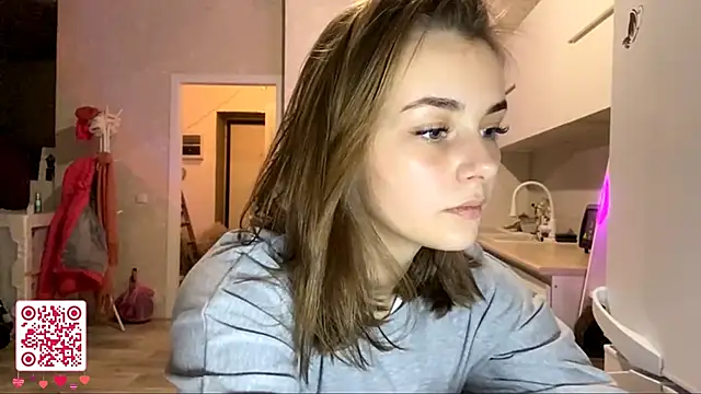 Snapshot of GeralynChiszar chatting on November 21, 2025, 8:07 pm GeralynChiszar online show from November 21, 2025, 8:07 pm