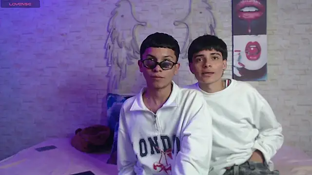 axel milo kairo and noa online show from December 15, 2025, 6:45 pm