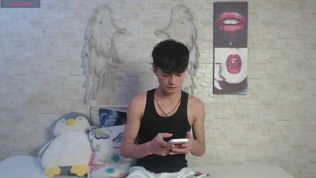 axel milo kairo and noa online show from January 14, 2026, 10:14 pm