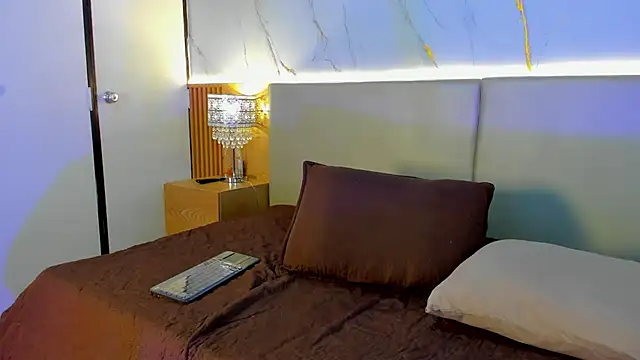 april grey11 online show from November 12, 2025, 7:57 pm