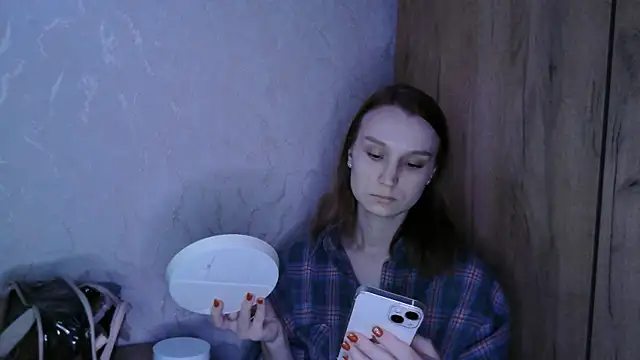 Snapshot of Sweet_as_honey chatting on November 11, 2025, 6:30 pm Sweet as honey online show from November 11, 2025, 6:30 pm