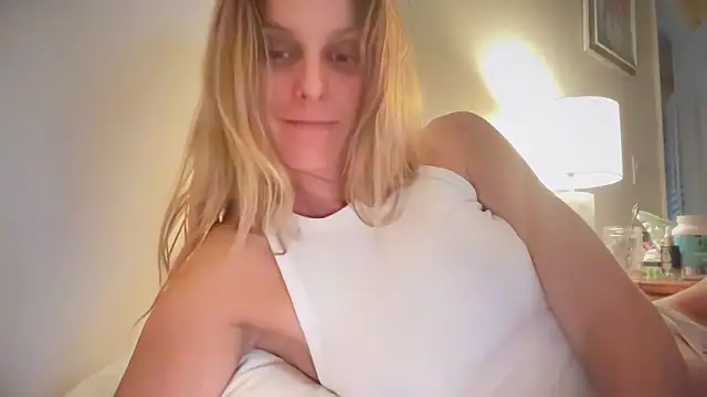 prettylittlekittycat online show from June 18, 2026, 7:19 am
