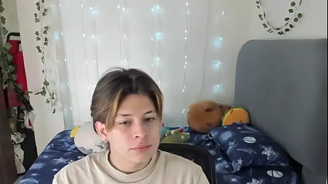 Felix kitty online show from December 5, 2025, 7:10 pm