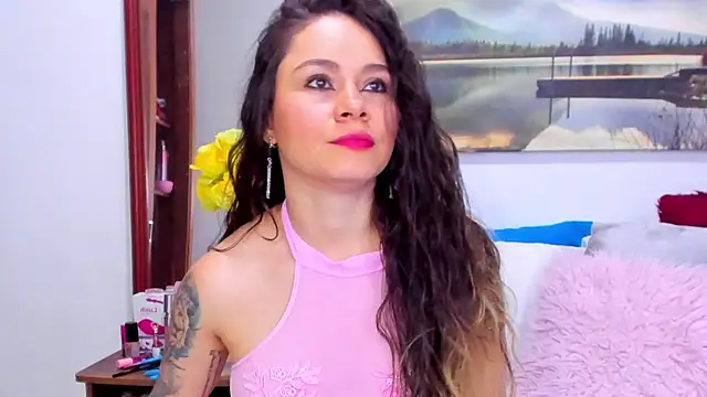 Snapshot of Aurora_Real chatting on November 26, 2025, 2:45 am Aurora Real online show from November 26, 2025, 2:45 am