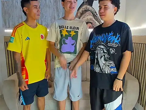 Snapshot of Justingsex1 chatting on December 21, 2025, 5:47 am Justingsex1 online show from December 21, 2025, 5:47 am