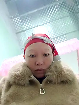 Snapshot of girl-hot2x chatting on February 3, 2026, 12:42 am girl-hot2x online show from February 3, 2026, 12:42 am