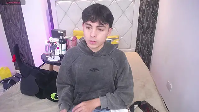 Samu FoXXX online show from November 21, 2025, 10:08 pm