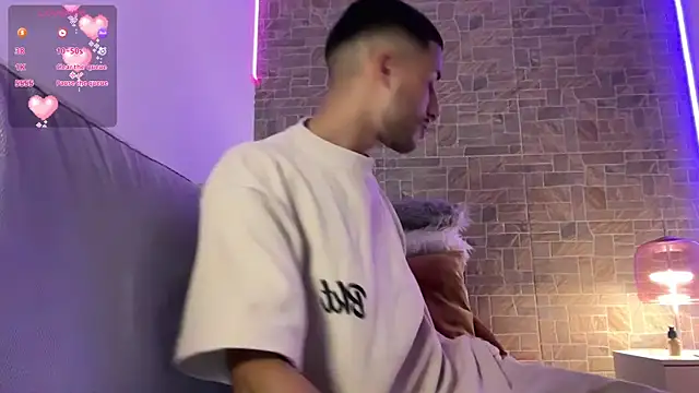 MrandMrsRivas online show from December 19, 2025, 6:48 pm