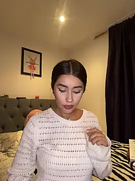 Snapshot of lauren_clauz chatting on February 9, 2026, 11:42 pm lauren clauz online show from February 9, 2026, 11:42 pm