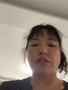 oo-shanshan online show from February 3, 2026, 7:13 am