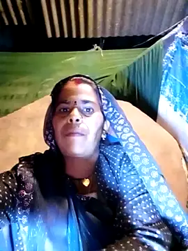 Neetujk online show from December 4, 2025, 3:43 pm