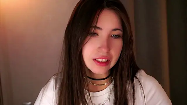 NanceeWestaway online show from December 19, 2025, 4:03 pm