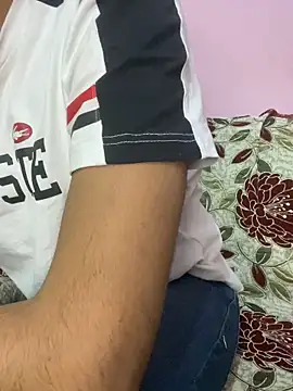 hotyyyyjonny online show from May 6, 2026, 3:28 pm