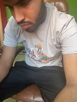 hotyyyyjonny online show from May 21, 2026, 3:57 am
