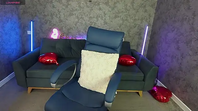 LadyChanelll online show from February 24, 2026, 1:42 pm