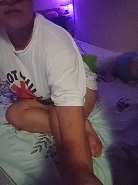 Snapshot of Charliizinpink chatting on March 3, 2026, 2:45 pm Charliizinpink online show from March 3, 2026, 2:45 pm