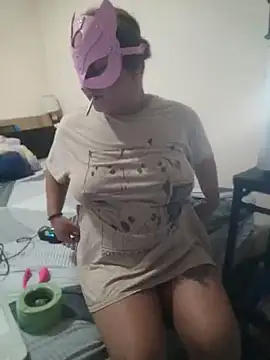 Charliizinpink online show from April 18, 2026, 11:47 am