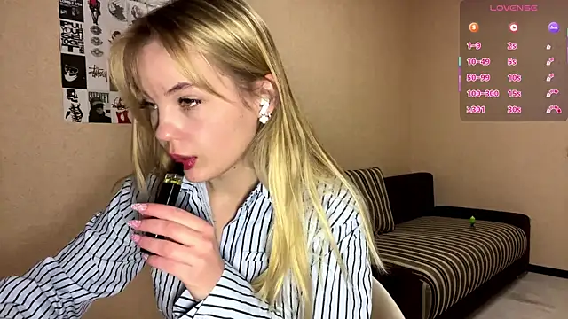 JestineParslow online show from December 19, 2025, 8:16 pm