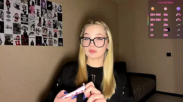 JestineParslow online show from January 6, 2026, 8:34 pm