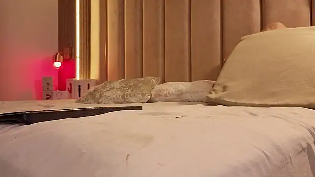 Iamnyxy online show from March 19, 2026, 11:36 am