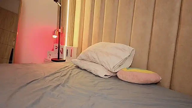 Iamnyxy online show from April 10, 2026, 11:37 am