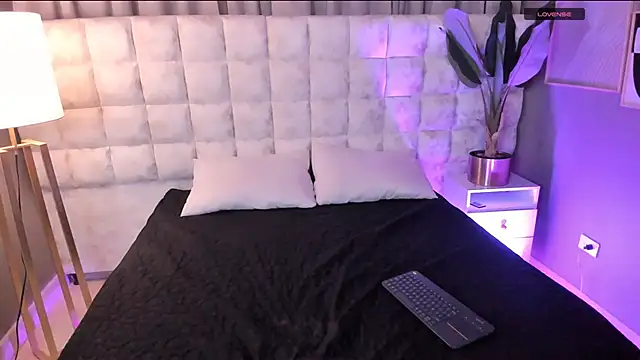 Atenea Velle online show from March 10, 2026, 1:16 pm