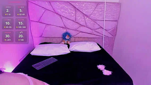 Atenea Velle online show from August 5, 2026, 3:31 am