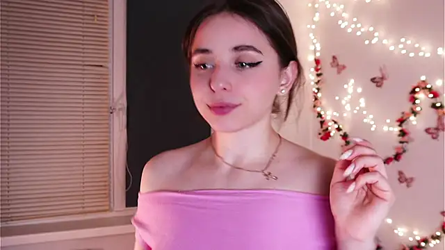 yoyogirlx online show from March 28, 2026, 1:22 pm