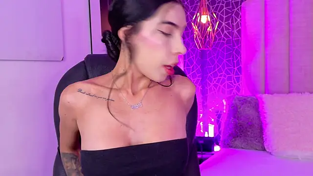 IrisDeLaVega  online show from March 19, 2026, 2:10 pm