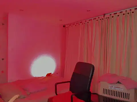 LaGoldenBitch online show from June 27, 2026, 12:48 am
