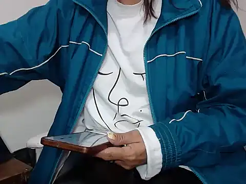 Tiff Dirty69 online show from April 2, 2026, 3:42 pm