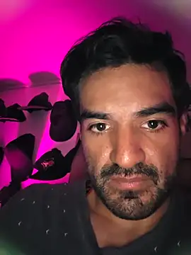 piggylatino online show from February 12, 2026, 11:11 pm