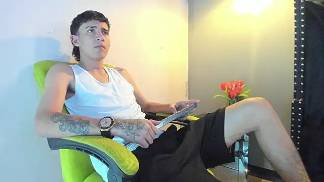 Xanderr owen2 online show from January 7, 2026, 7:49 pm