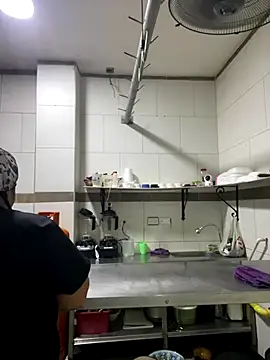 Aleja-198522 online show from November 20, 2025, 11:26 pm