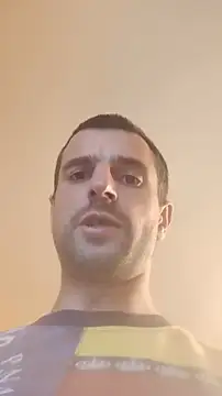 Snapshot of TwardyKierowca chatting on November 20, 2025, 5:56 pm TwardyKierowca online show from November 20, 2025, 5:56 pm