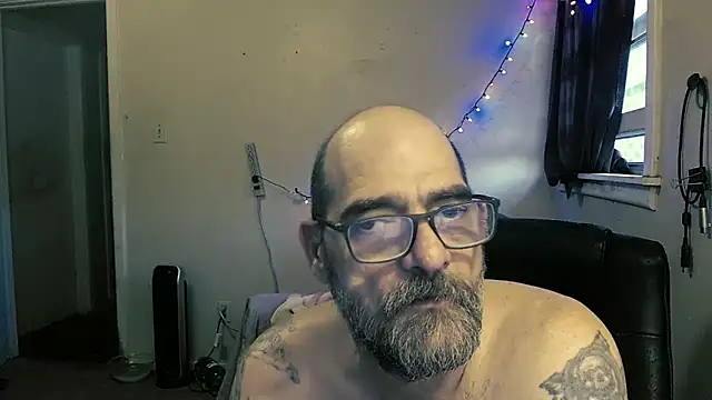 MrBigginTX online show from February 5, 2026, 11:42 pm