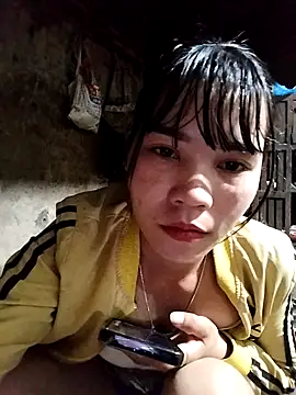 gugu0022 online show from December 4, 2025, 2:15 pm