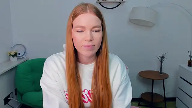 LavetaShiroma online show from December 4, 2025, 8:39 pm