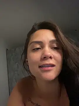 carolsapequinha online show from April 1, 2026, 11:44 am