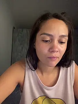 carolsapequinha online show from April 6, 2026, 10:27 am